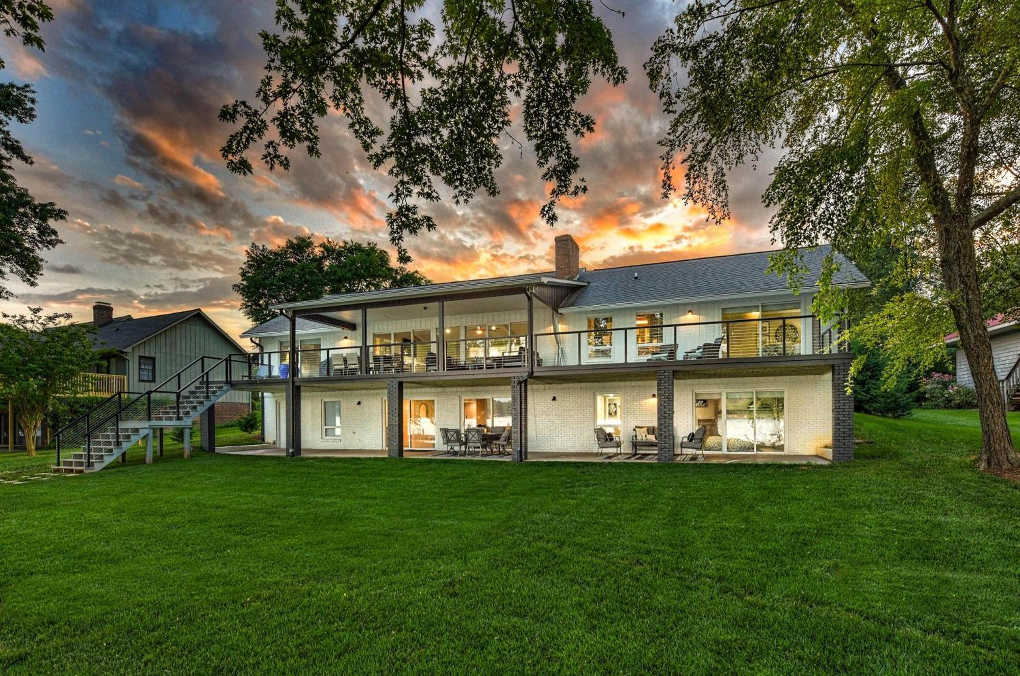 Southern Sunrise Mooresville Exterior photo